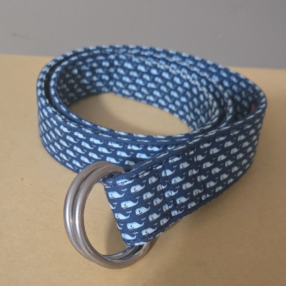 Vineyard Vines D Ring Navy Belt with Whale Pattern Size Small 44 Inches